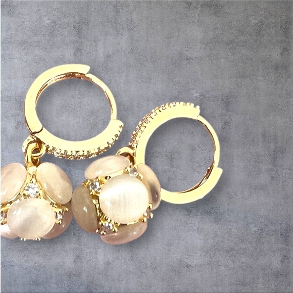 14 KGP moonstone earrings, NWOT - Picture 4 of 6